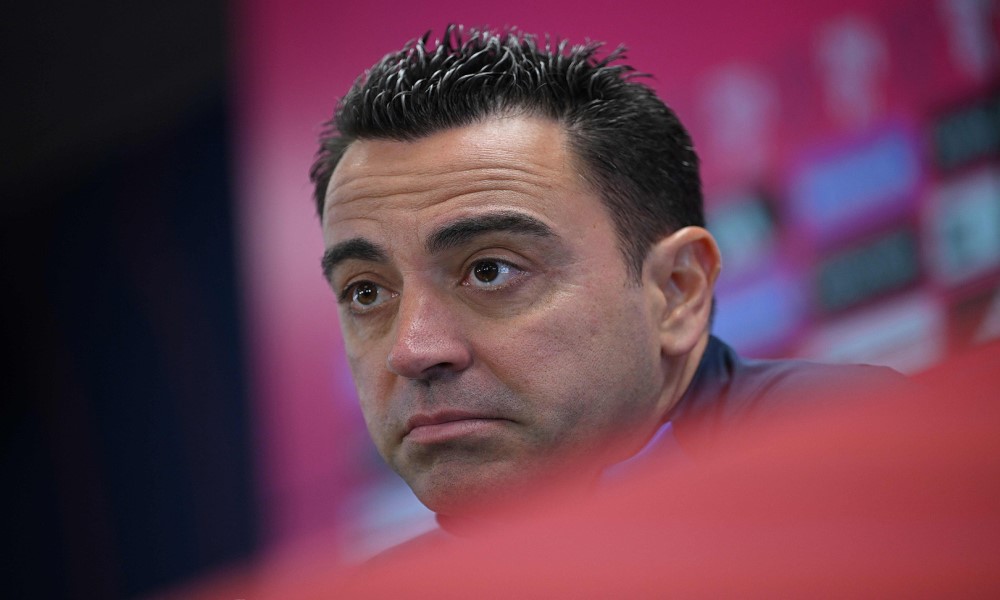 Xavi muốn Barca thận trọng