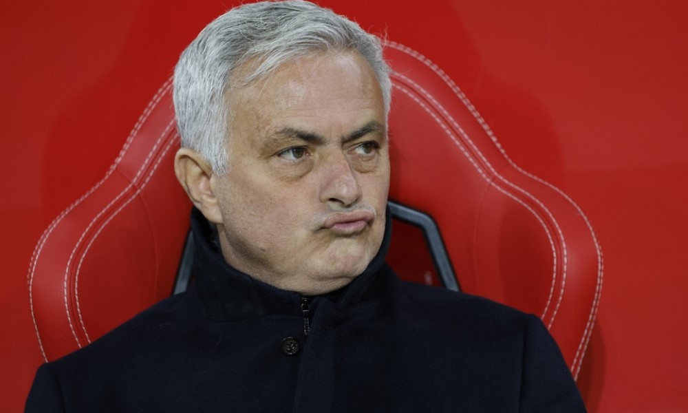 Mourinho sẵn sàng dẫn dắt PSG