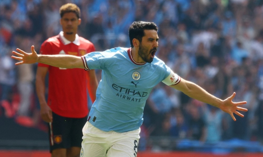 Vì sao Man City mất trắng trong thương vụ Gundogan