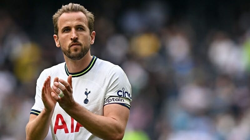 Tottenham đối xử tệ không ngờ với Harry Kane