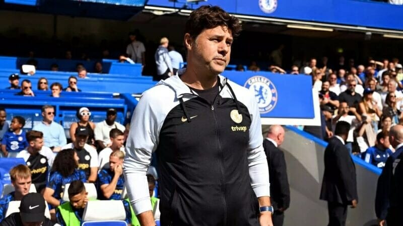 HLV Pochettino đáp trả khi Chelsea bị NHM chỉ trích ngay trên sân