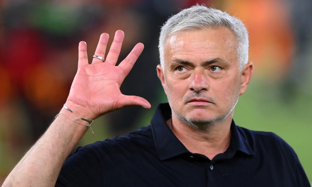 Mourinho đang bất lực tại Roma và đối mặt lời nguyền mùa thứ ba