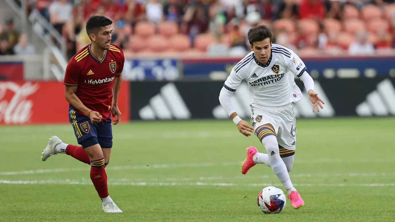 Soi Kèo L.A Galaxy vs Real Salt Lake, 9h30 ngày 15/10