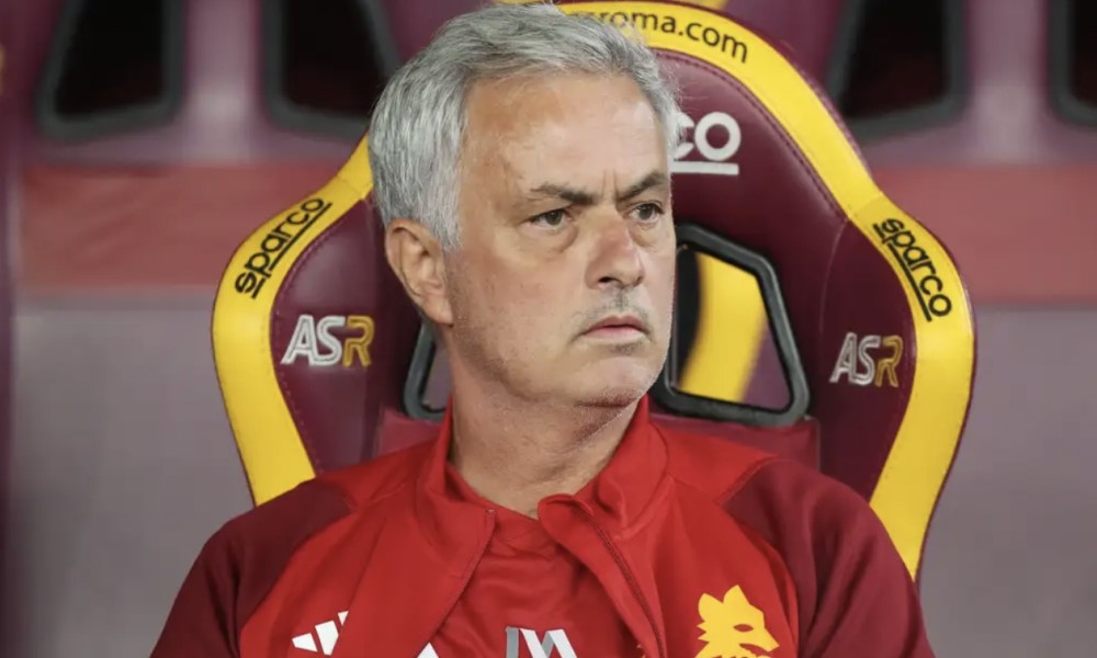 Sợ bị phạt, Mourinho vội lấp liếm chỉ trích trọng tài và cầu thủ đối phương