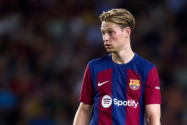 Frenkie De Jong lên tiếng về tương lai khiến M.U, PSG “tiu nghỉu”