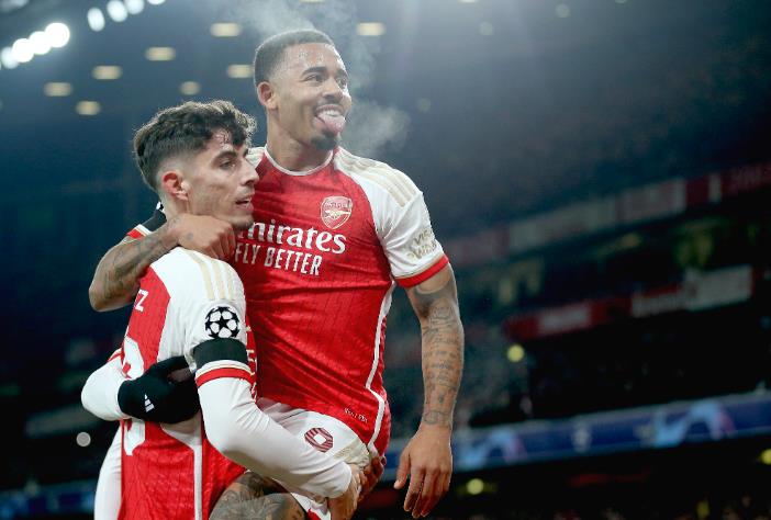 Sao M.U và Arsenal bất ngờ tăng giá mạnh bậc nhất châu Âu