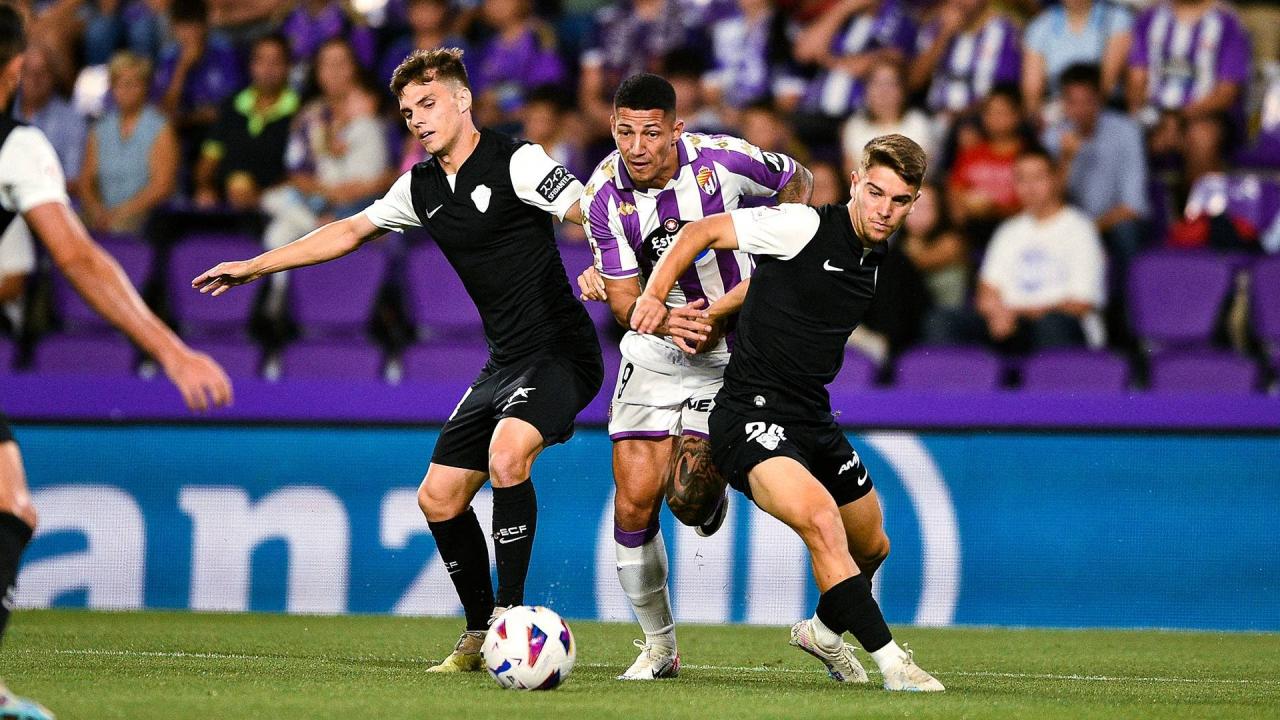 Soi Kèo Valladolid vs Oviedo, 02h30 ngày 24/02