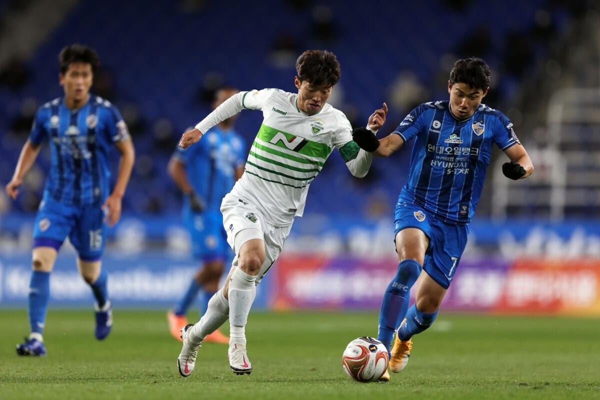 Soi Kèo Ulsan HD vs Jeonbuk, 17h00 ngày 12/03