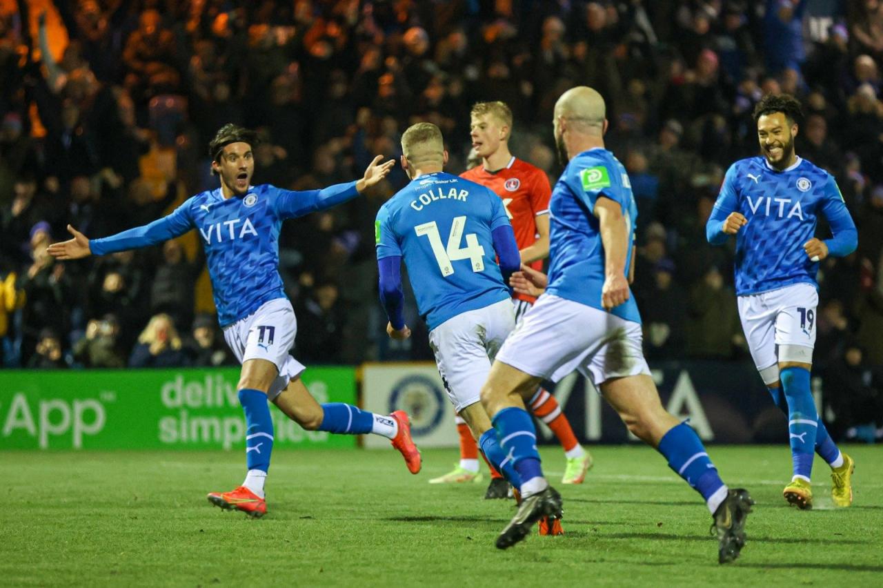 Soi Kèo Crawley vs Stockport, 02h45 ngày 19/03