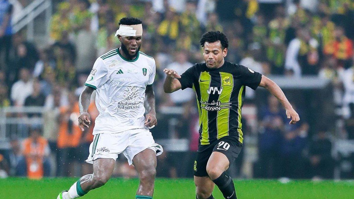 Al Ittihad Dipermalukan Al Ahli dengan Skor 0-1, Karim Benzema sampai Dibuat Tidak Berkutik - Tribun Wow