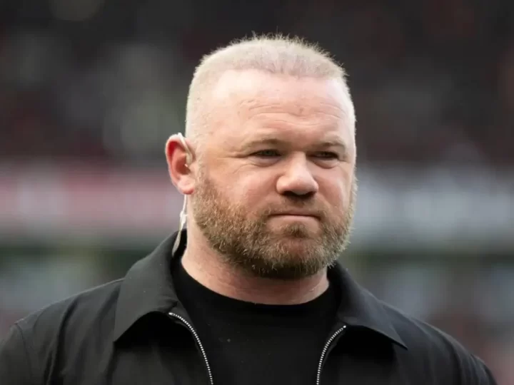 CĐV yêu cầu sa thải Rooney