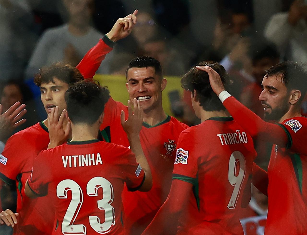 Ronaldo tỏa sáng, Bồ Đào Nha đại thắng Ba Lan lên đỉnh bảng Nations League