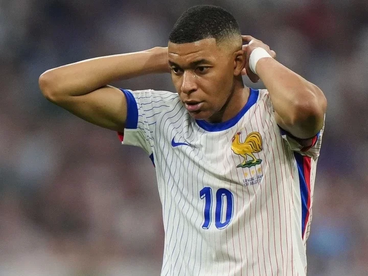 Mbappe bị khỏi tuyển Pháp